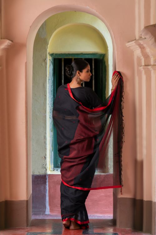 TICH Soft & Light. Handwoven Bengal Cotton Saree - Nishir Bindu