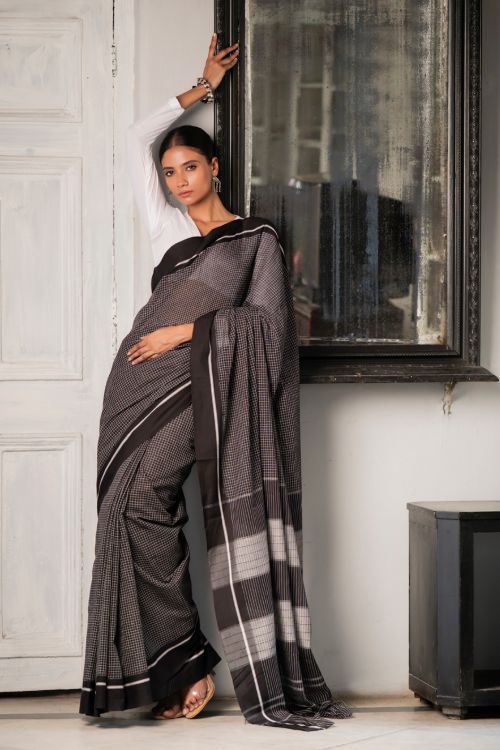 TICH Ethnic Elegance. Handwoven Pateda Aanchu Saree - Karungani