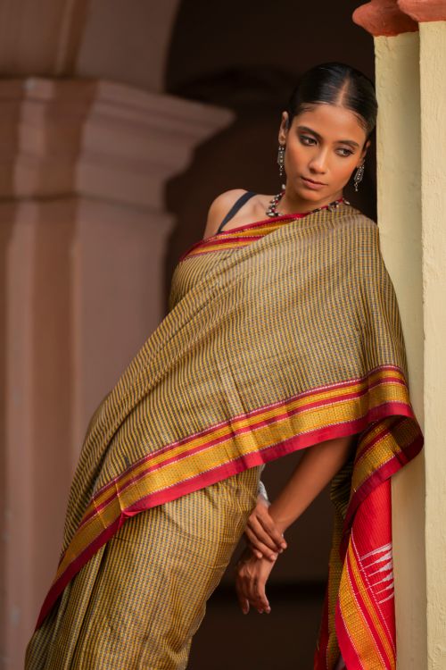 TICH Deccan Elegance. Maharashtrian Small Checks Lugadi Saree - Kesar Katha