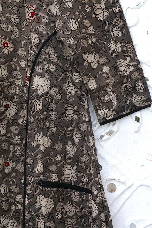 Okhai 'Sample Two Hundred and Eight'