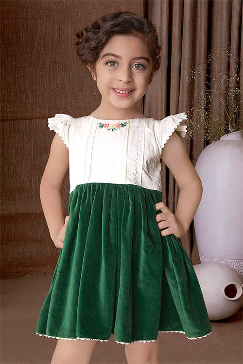 Soleilclo "Emerald Elegance" Flutter Sleeves Hand Embroidered Velvet Dress