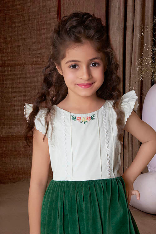 Soleilclo "Emerald Elegance" Flutter Sleeves Hand Embroidered Velvet Dress