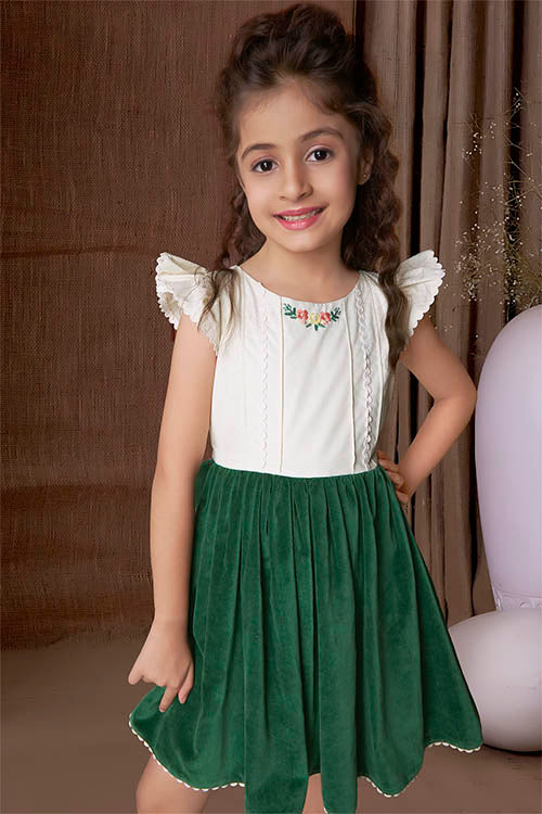 Soleilclo "Emerald Elegance" Flutter Sleeves Hand Embroidered Velvet Dress