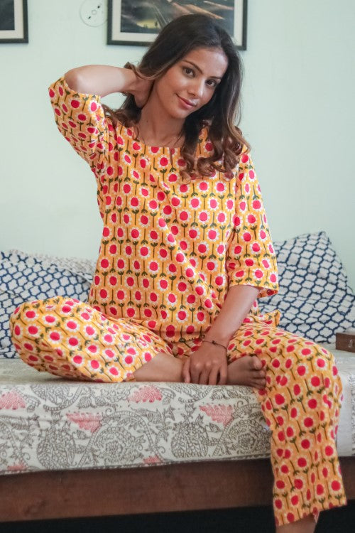 Sootisyahi 'Flower Crown' Handblock Printed Pure Cotton Night Suit