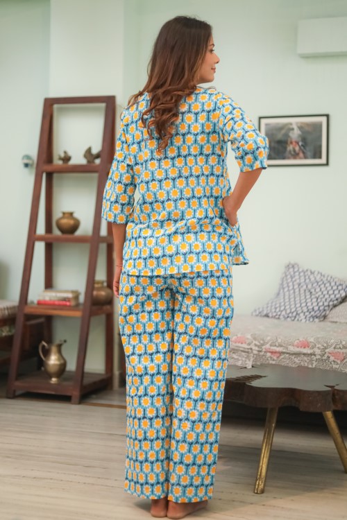 Sootisyahi 'Flower Dream' Handblock Printed Pure Cotton Night Suit