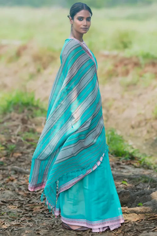 THE ICH Bengal Weaves. Handwoven Soft Cotton Saree - Lagoon Bloom
