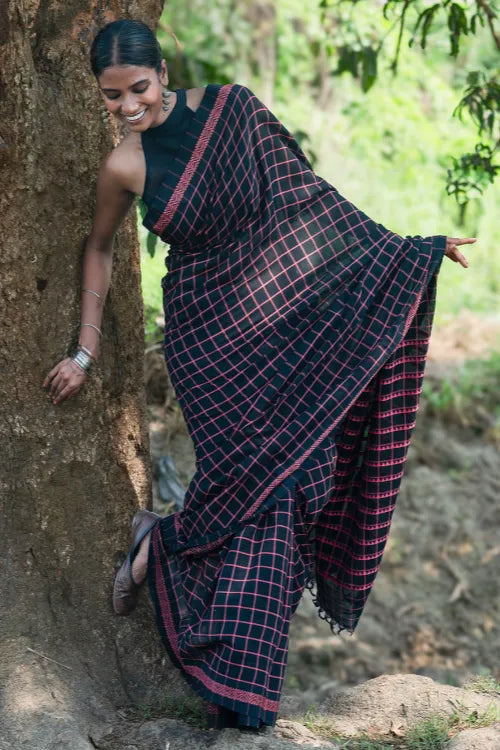 THE ICH Bengal Weaves. Handwoven Soft Cotton Saree - Rose Grid