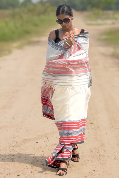 THE ICH Bengal Weaves. Handwoven Soft Cotton Saree - Ivory Tartan