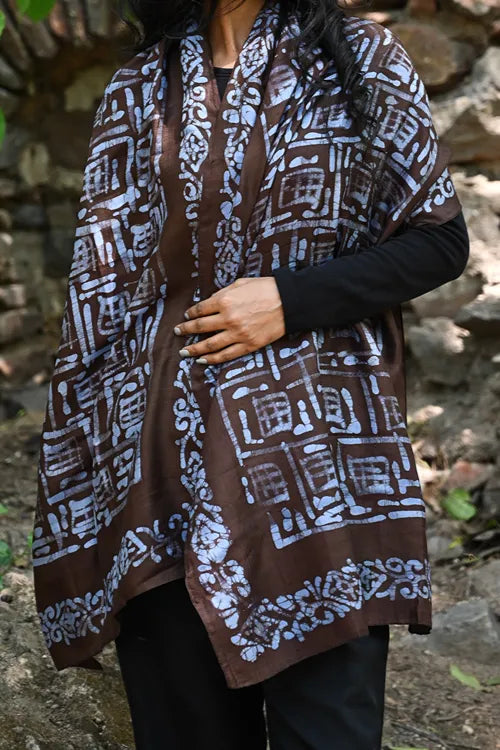 The ICH Light & Elegant. Handcrafted Silk Batik Stole - Cerulean Glyph