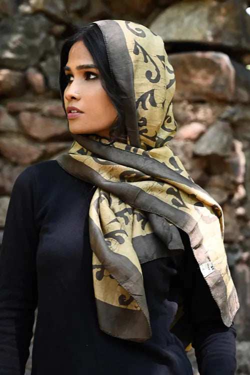 The ICH Light & Elegant. Handcrafted Silk Batik Stole - Charcoal Vines
