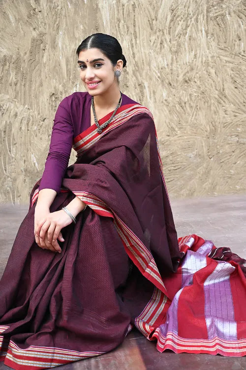 Deccan Elegance. Cotton Blend Self Striped Ilkal Lugdi Saree - Jaswanti