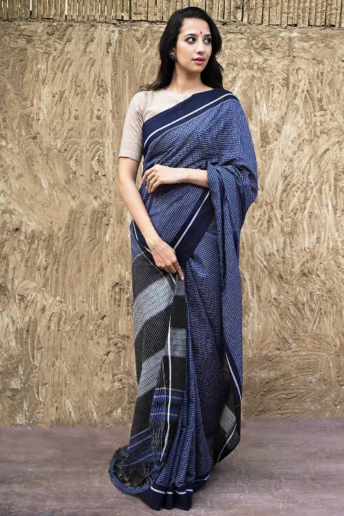 Ethnic Elegance. Handwoven Pateda Aanchu Cotton Saree - Neela Kattam