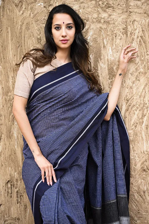 Ethnic Elegance. Handwoven Pateda Aanchu Cotton Saree - Neela Kattam