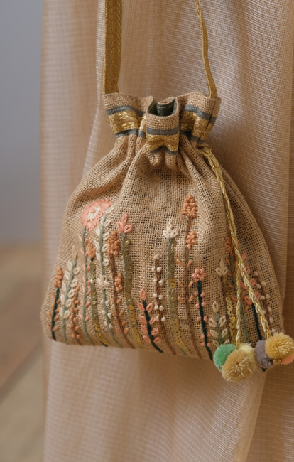 Beige Country Potli