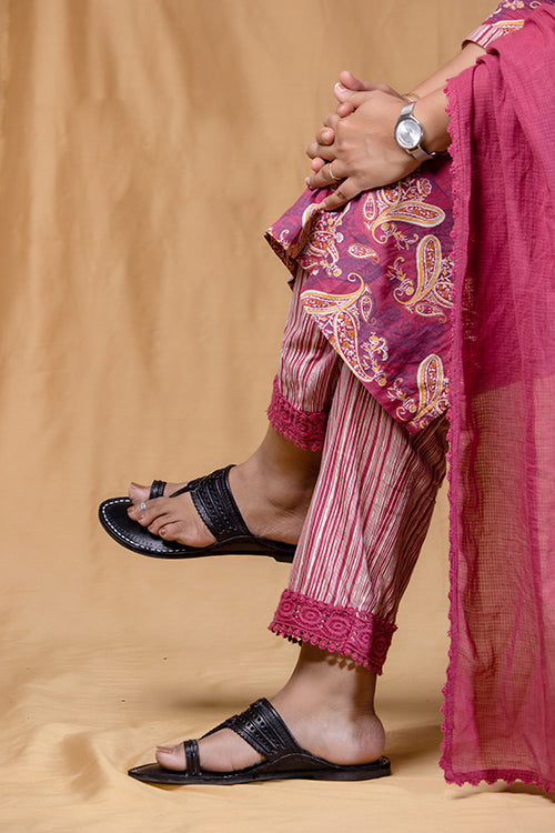 Women Striding In Style: Women'S Spectrum Kolhapuri Chappals For Every Occasion