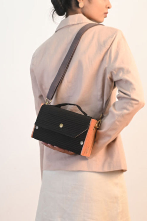 Lukka Chuppi Black Sea Box Clutch