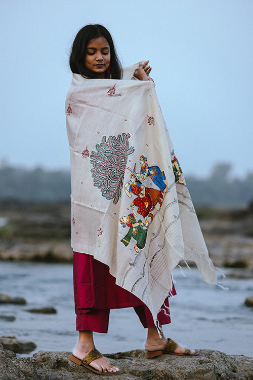 Diorama Designs Pattachitra Handpainted 'Sakhi' Munga Silk Dupatta