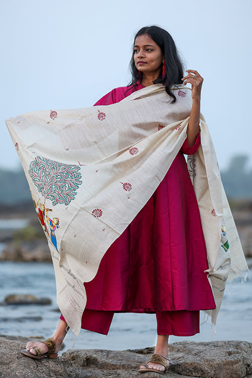 Diorama Designs Pattachitra Handpainted 'Sakhi' Munga Silk Dupatta