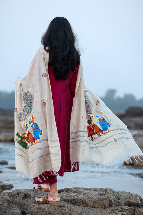 Diorama Designs Pattachitra Handpainted 'Sakhi' Munga Silk Dupatta