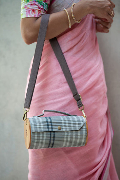 Lukka Chuppi Wild Thunder Round Clutch -Changeable Sleeve Set