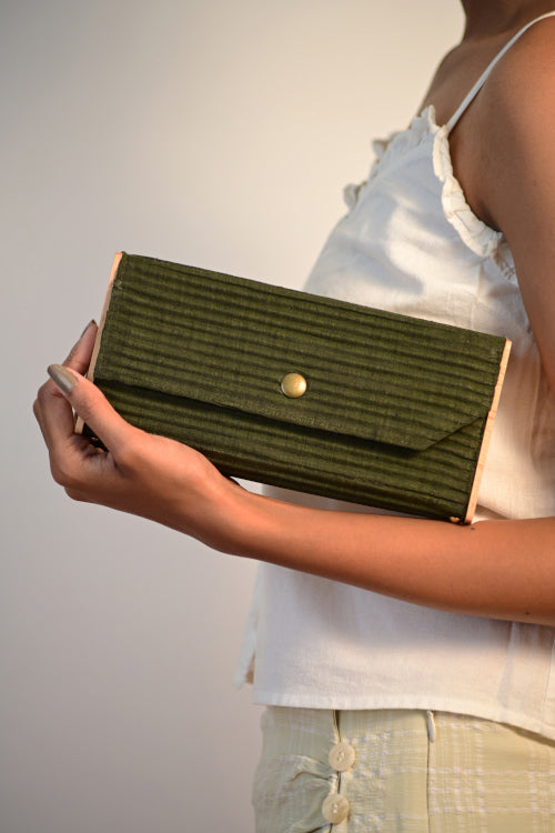 Lukka Chuppi Mini Clutch (Solid Olive)