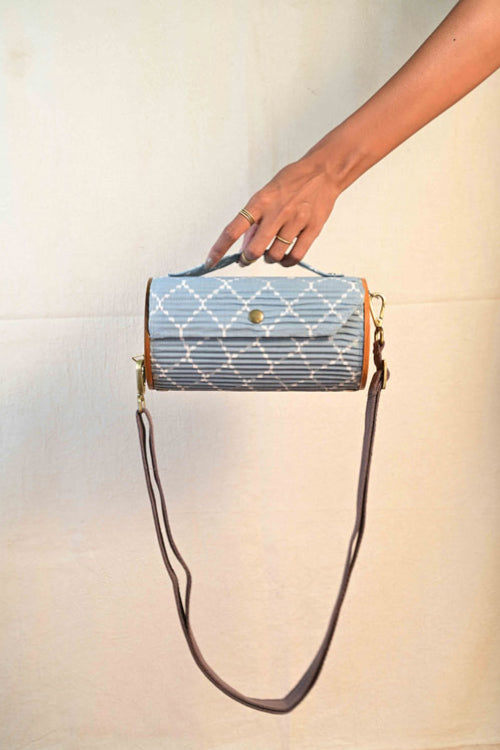 Lukka Chuppi Frost Night Round Clutch -Changeable Sleeve Set