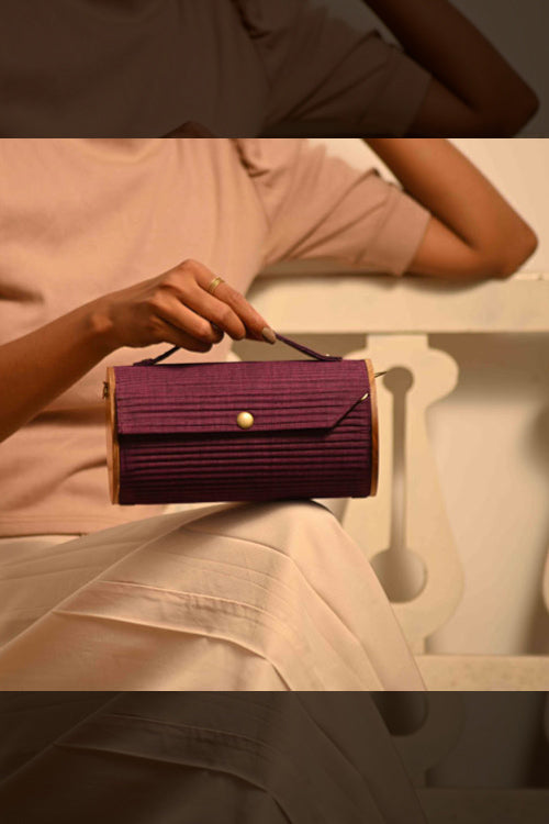 Lukka Chuppi Mountain Vale Round Clutch