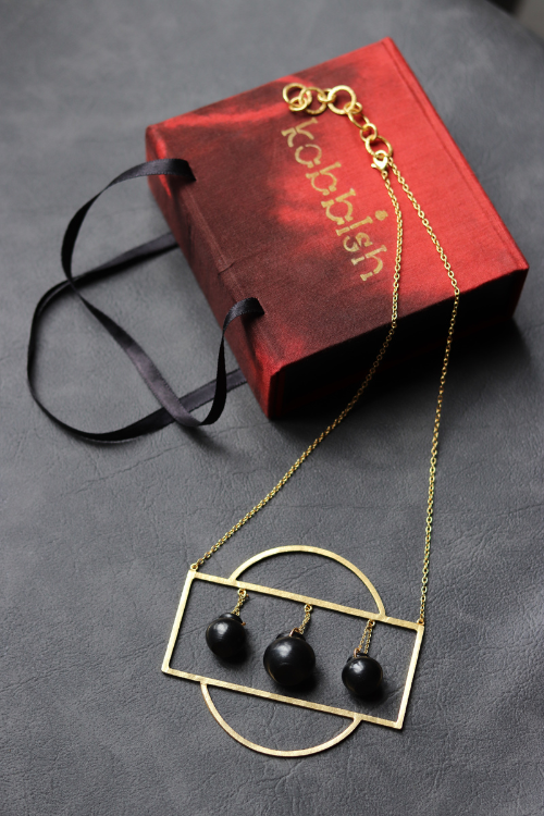 Kabbish'S Handi Chained Necklace, Black Pottery