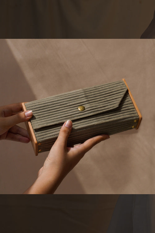 Lukka Chuppi Mini Clutch (Solid Khaki)