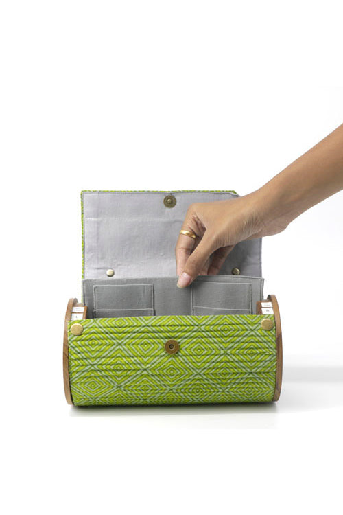 Lukka Chuppi Mystic Valley Round Clutch -Changeable Sleeve Set