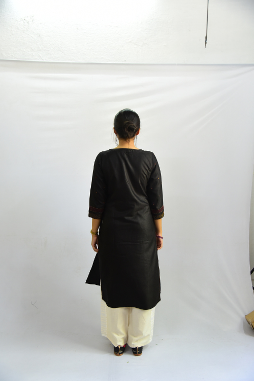  Sadhna Aanwati Black Long Cotton Silk Kurta For Women Online