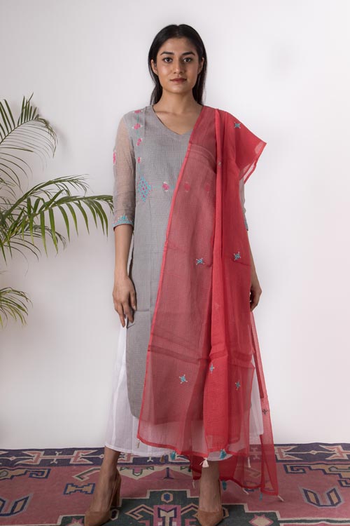 Urmul 'Adira' Hand Embroidered Grey kurta. 2pc set (kurta and dupatta)