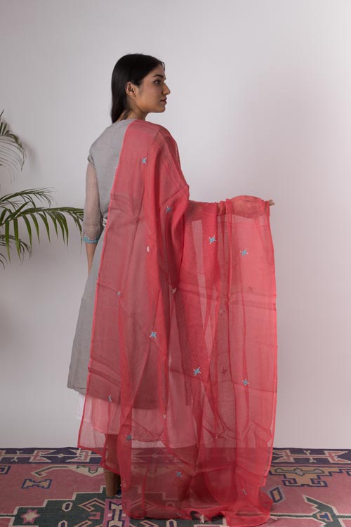 Urmul 'Adira' Hand Embroidered Grey kurta. 2pc set (kurta and dupatta)