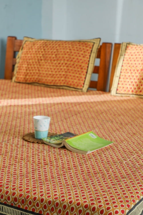 Sootisyahi 'Drop Of Colors' Handblock Printed Cotton Bedsheet
