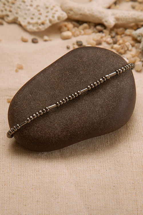 Dhaaga Single Silver Bead Bugle Bracelet