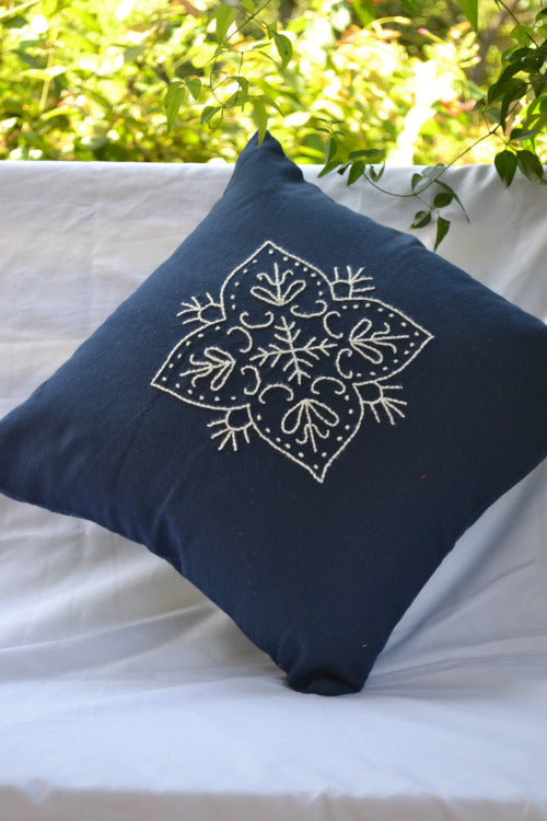 Porgai 'Kaleidoscope III' Hand Embriodered Cotton Cushion Covers (set of 4)