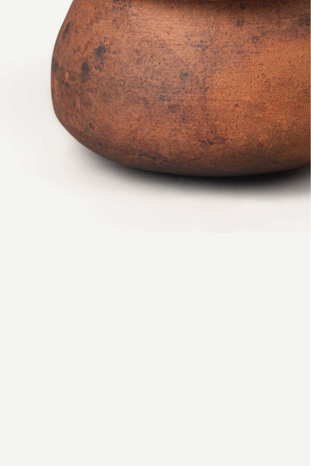 Ikai Asai Black Clay Large Cooking Pot With Lid