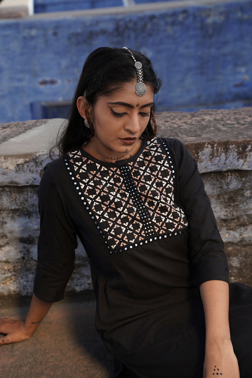 Urmul 'Faiz' Handloom Kurti set (Kurti,Pant )