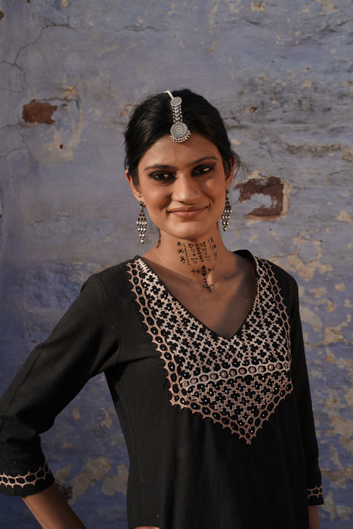 Urmul 'FAQAT' Handloom Kurti set (Kurti,Pant )