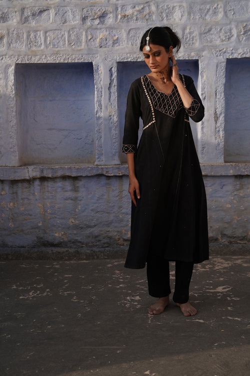 Urmul 'Barkhar' Handloom Kurti set (Kurti,Pant)