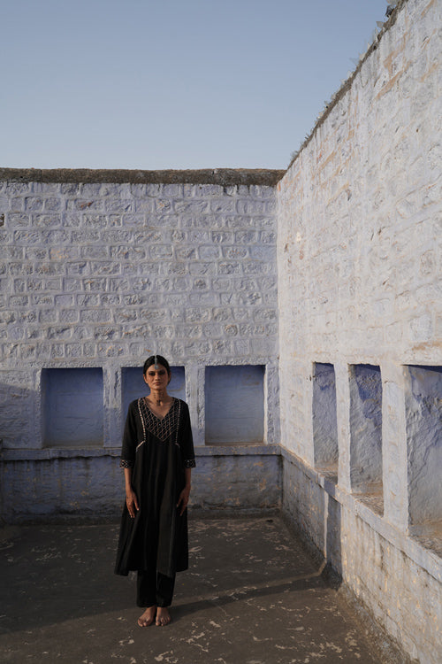 Urmul 'Barkhar' Handloom Kurti set (Kurti,Pant)