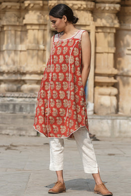  Sadhna Biri Maroon Cotton Sleeveless Kurta For Women Online