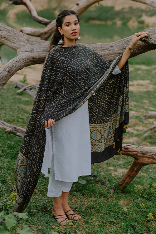 Jabbar Khatri Black Modal Handblock Printed Ajrakh Dupatta Online