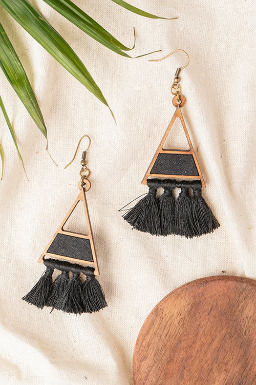Whe Black triangle tassel earring