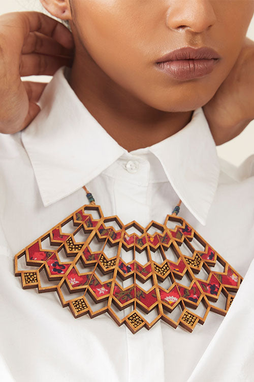 Whe Red Wave Pattern Necklace