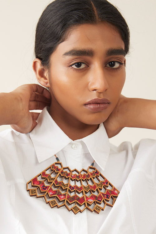 Whe Red Wave Pattern Necklace