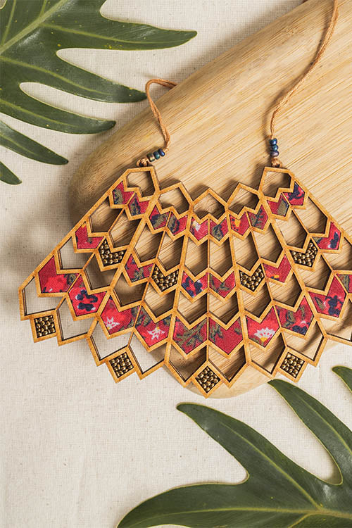 Whe Red Wave Pattern Necklace