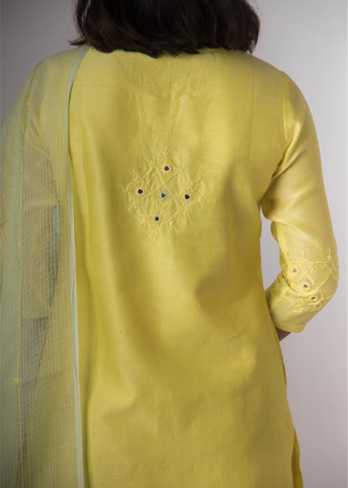 Urmul 'Lily' Hand Embroidered lemon green Chanderi kurta. 2pc set (kurta and dupatta)