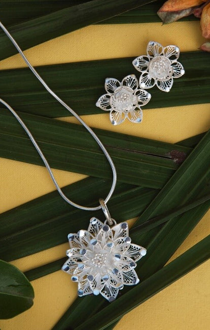 Silver Linings Floral Filigree Handmade Silver Filigree Pendant Set Online