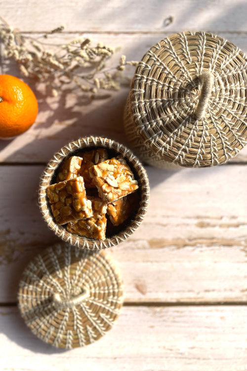 Pine Cone Handcrafted Salt Reed Trinket Boxes With Lid (Offwhite)